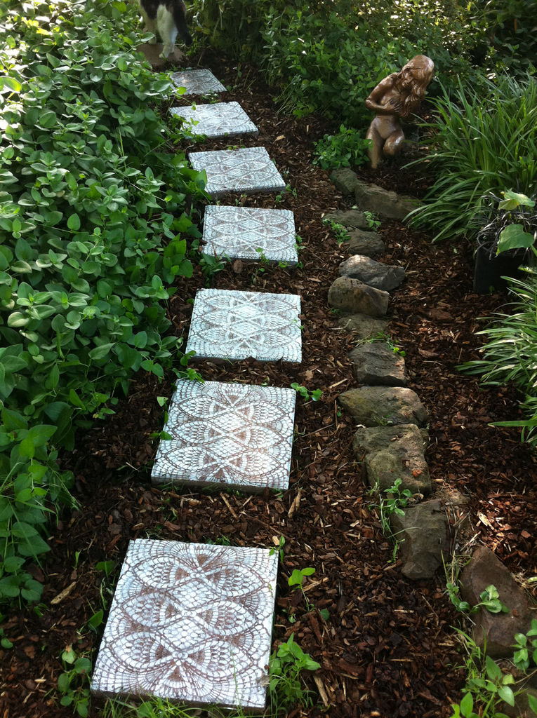 How to Make Lace-like Stepping Stones