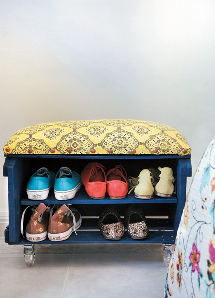 Fruit Crate Shoe Bench