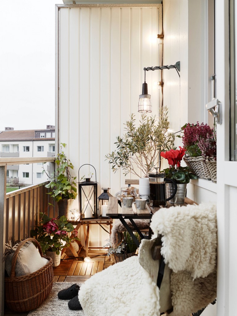 Vintage-Themed Balcony