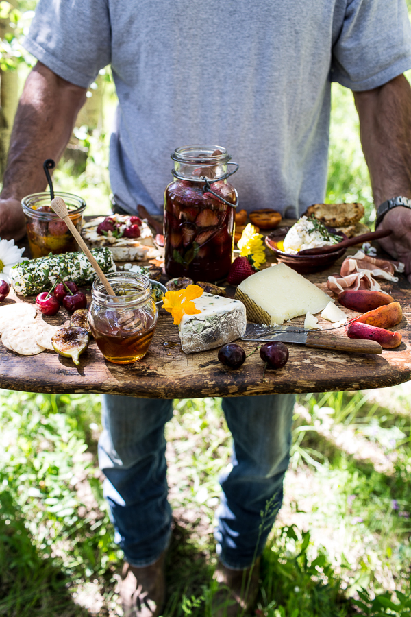 How to Make a Killer Summer Cheeseboard