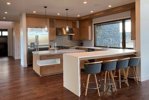 Kitchen with wood veneer cabinets 